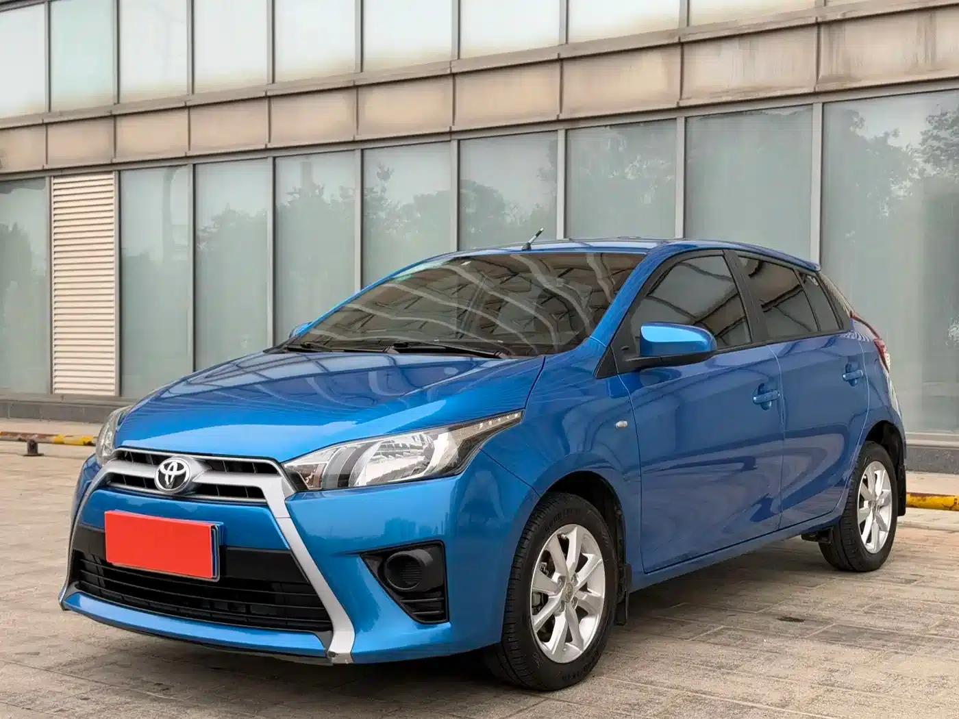 YARiS L Zhixuan 2015 1.5E Automatic Dynamic Edition — миниатюра 1