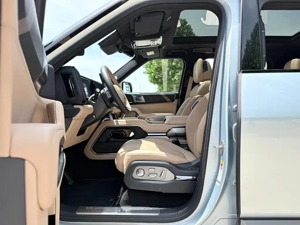 Leopard 8 2025 Smart & Brave Flagship Edition 7-Seater — миниатюра 7
