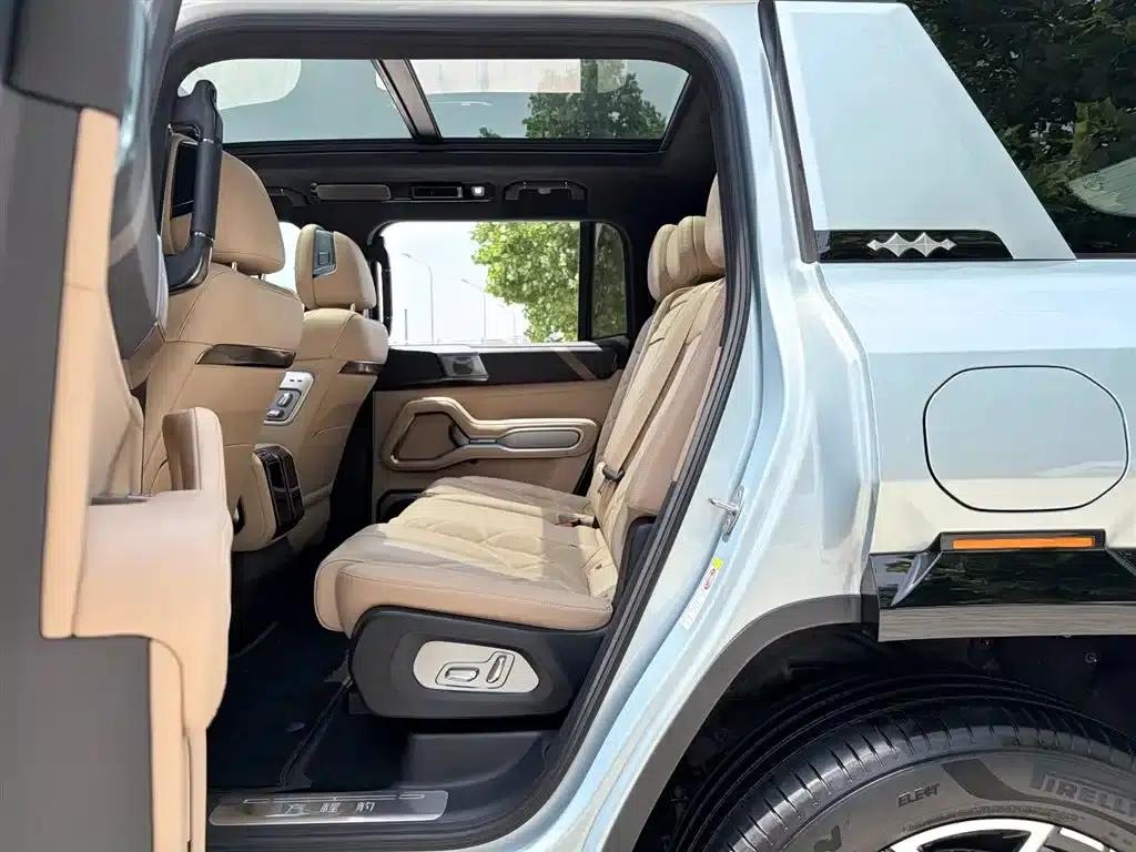 Leopard 8 2025 Smart & Brave Flagship Edition 7-Seater — миниатюра 8