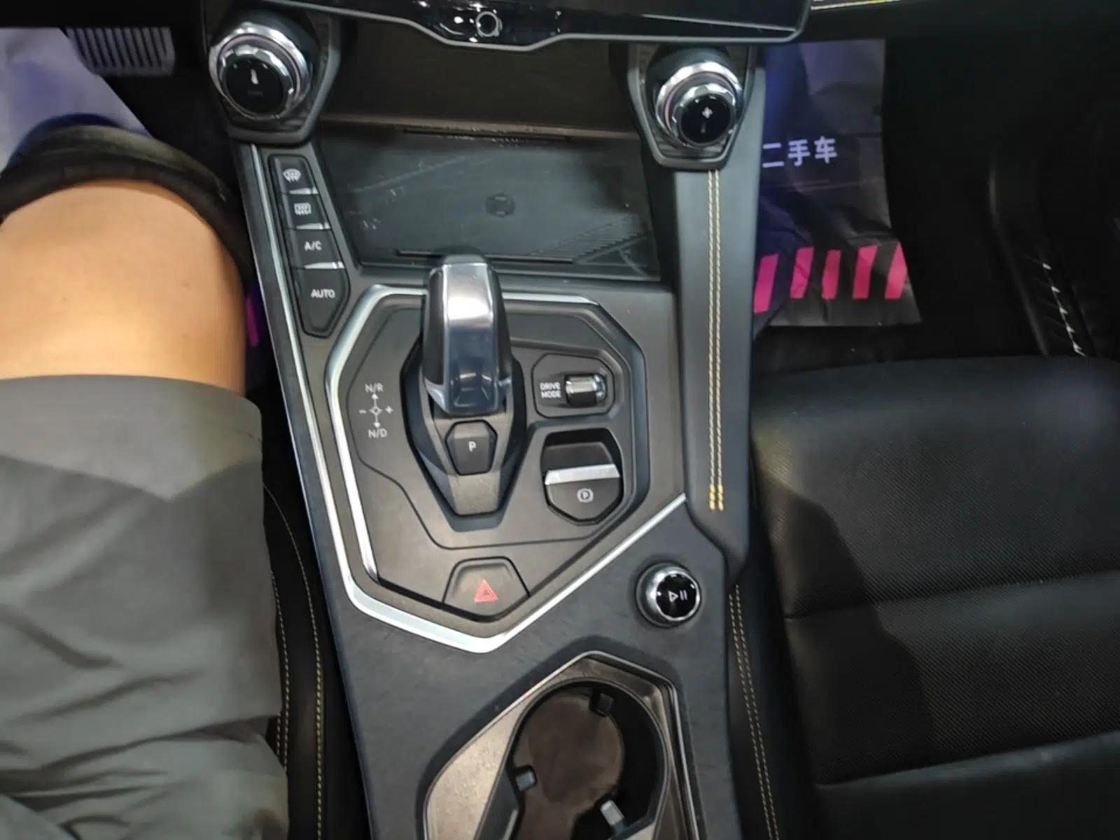 Lynk & Co 01 2023 2.0TD Two-Wheel Drive Pro Trim — миниатюра 17