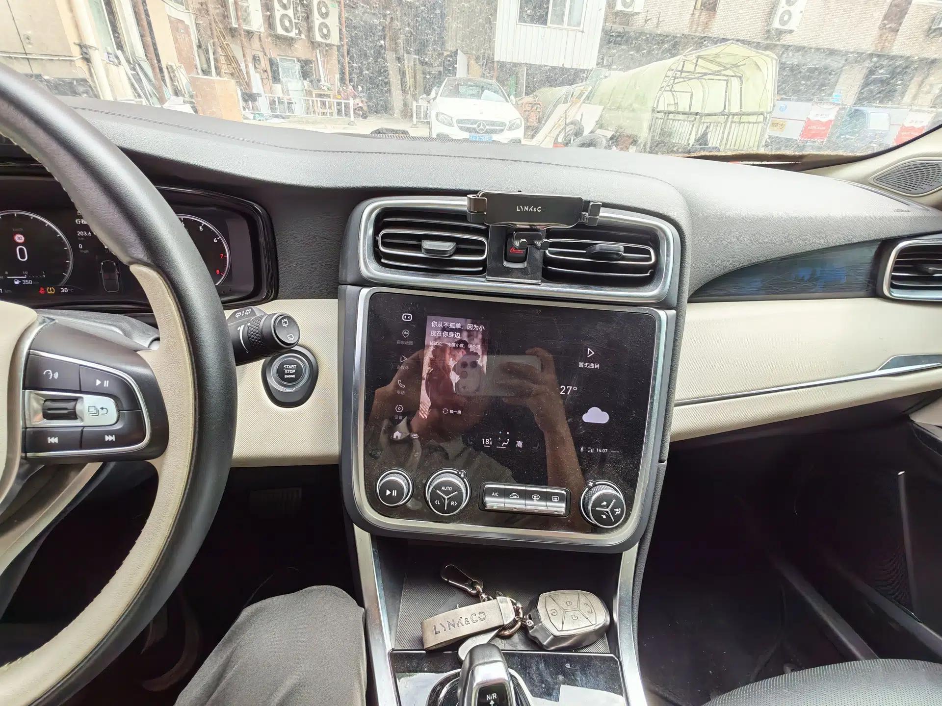 Lynk & Co 01 2019 2.0T Two-Wheel Drive Zhaopu Version China VI Standard — миниатюра 14