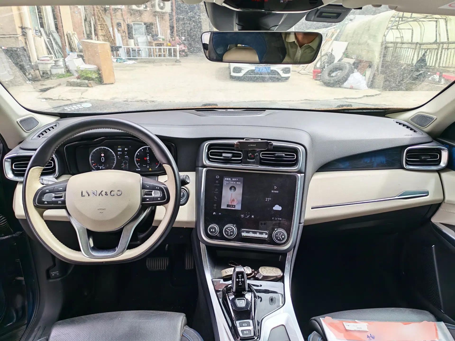 Lynk & Co 01 2019 2.0T Two-Wheel Drive Zhaopu Version China VI Standard — миниатюра 10