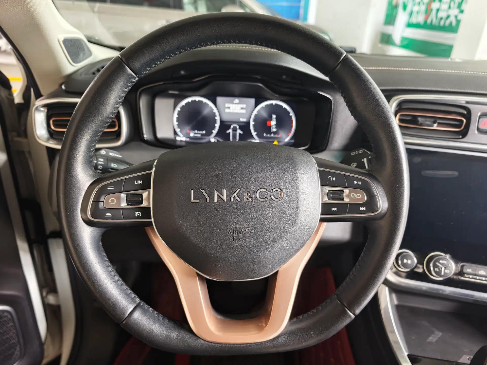 Lynk & Co 01 2017 2.0T Two-Wheel Drive Pro Edition — миниатюра 8