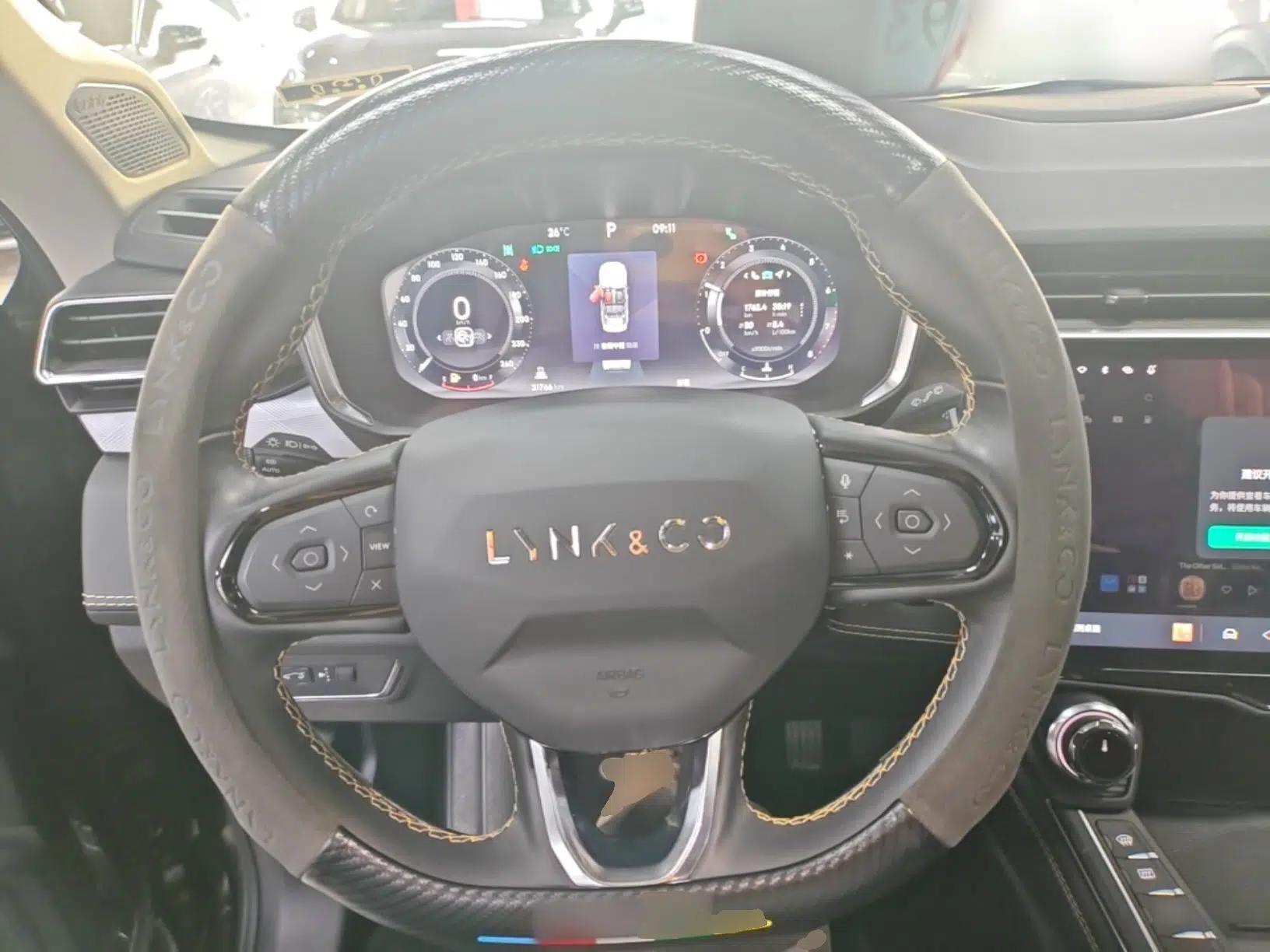 Lynk & Co 01 2023 2.0TD Two-Wheel Drive Pro Trim — миниатюра 14