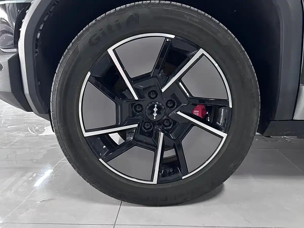 Titanium 3 2025 Model 501KM AWD Ultra Edition — миниатюра 7