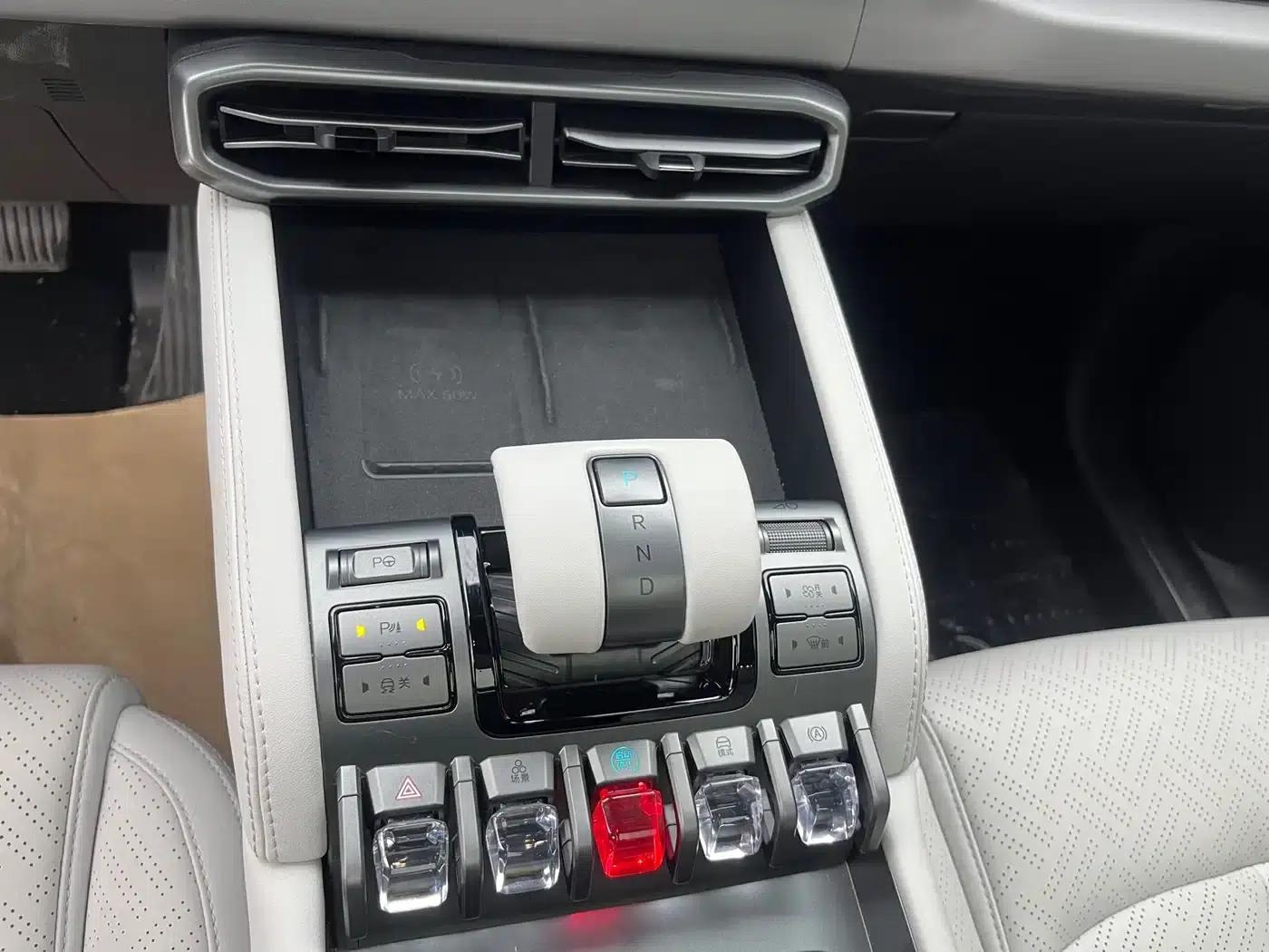 Titanium 3 2025 Model 501KM AWD Ultra Edition — миниатюра 12