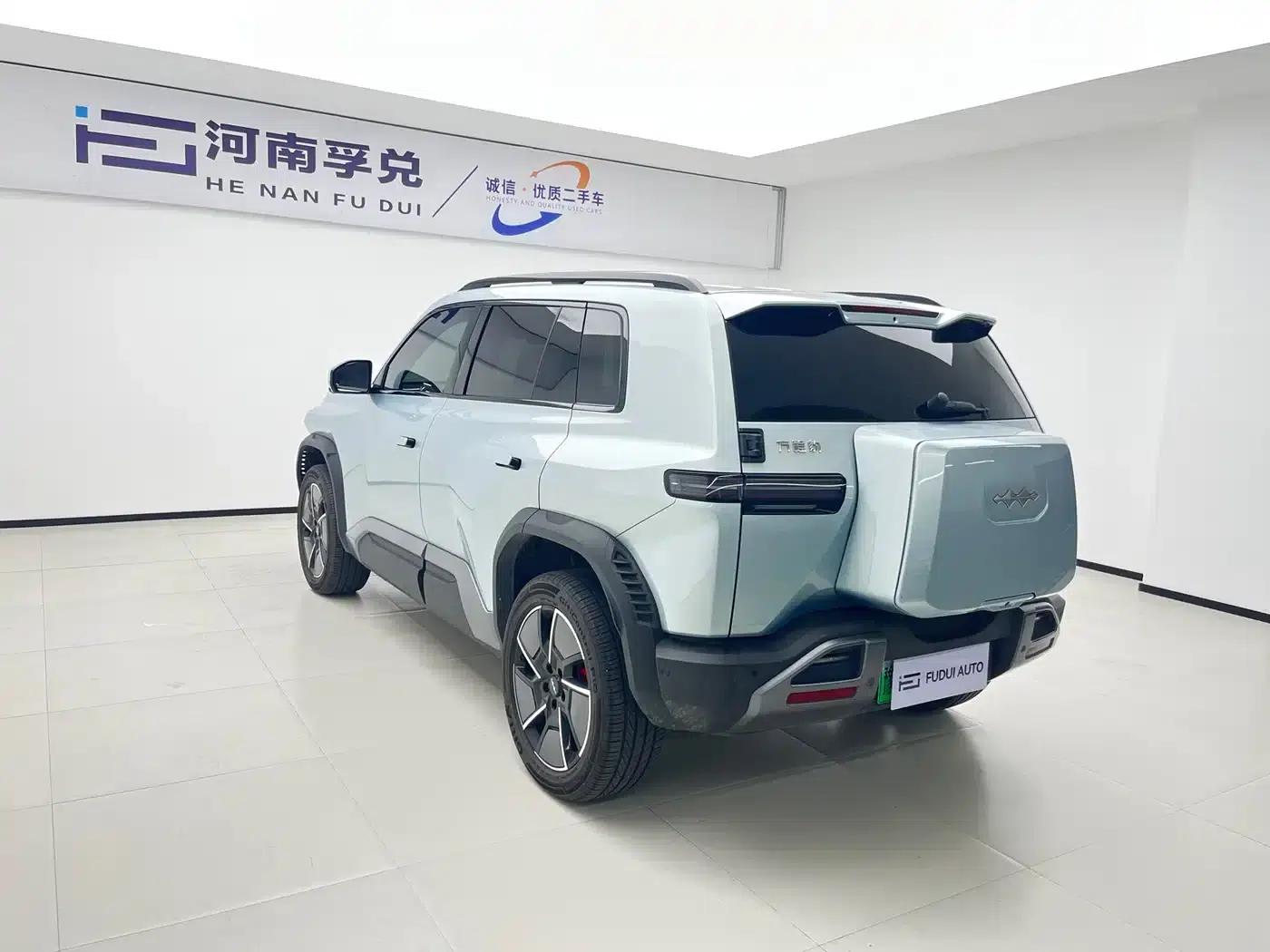 Titanium 3 2025 Model 501KM AWD Ultra Edition — миниатюра 15