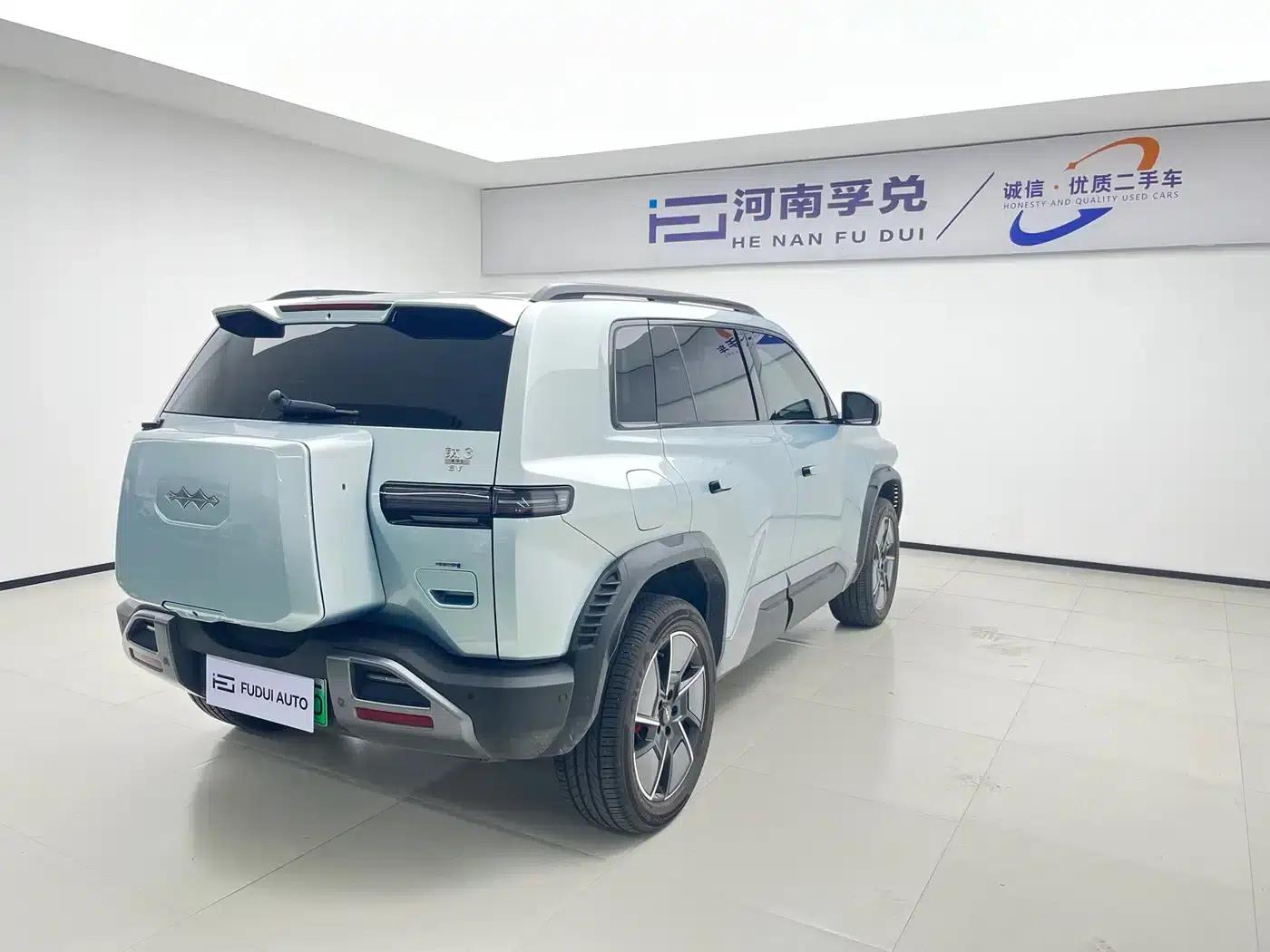 Titanium 3 2025 Model 501KM AWD Ultra Edition — миниатюра 5