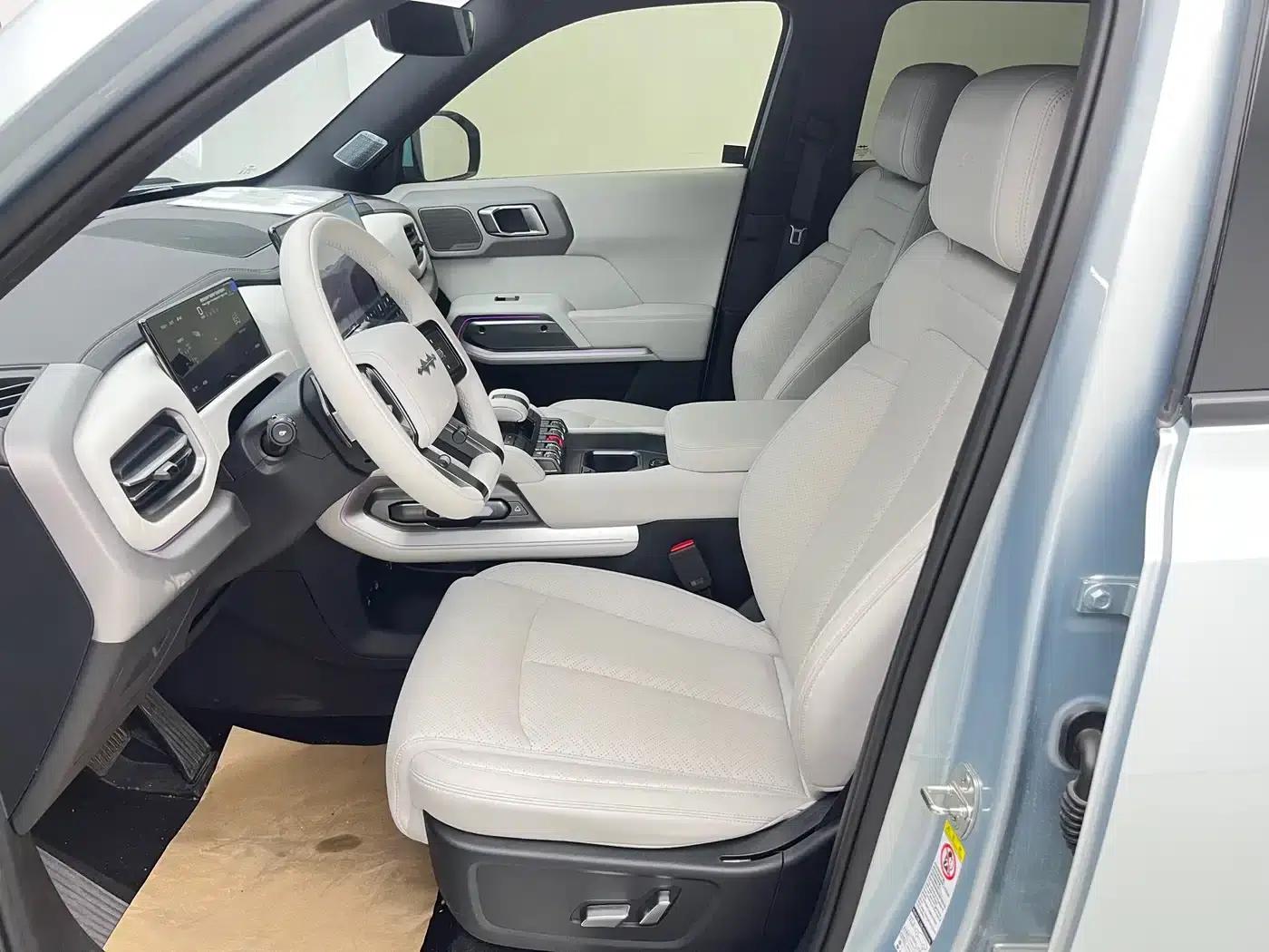 Titanium 3 2025 Model 501KM AWD Ultra Edition — миниатюра 6