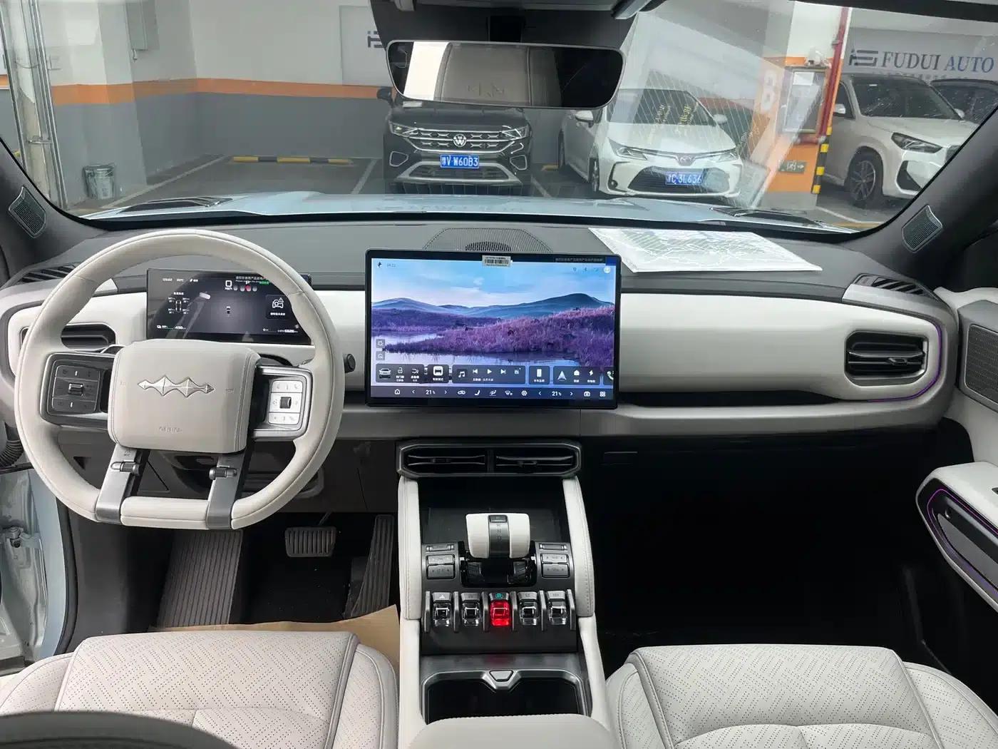 Titanium 3 2025 Model 501KM AWD Ultra Edition — миниатюра 10