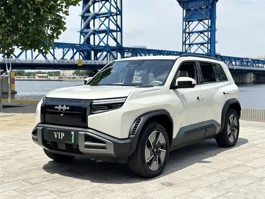 Titanium 3 2025 Model 501KM AWD Ultra Edition — миниатюра 1