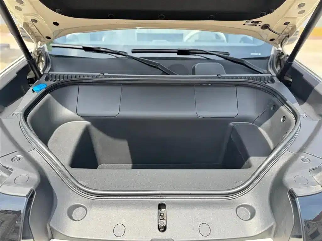Titanium 3 2025 Model 501KM AWD Ultra Edition — миниатюра 11
