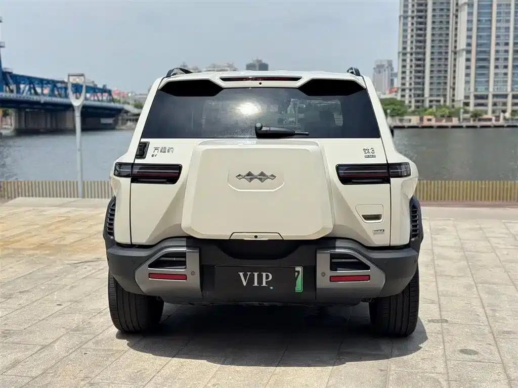 Titanium 3 2025 Model 501KM AWD Ultra Edition — миниатюра 4