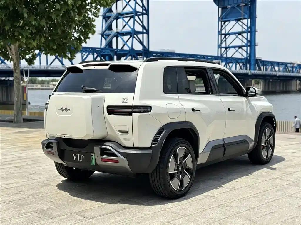 Titanium 3 2025 Model 501KM AWD Ultra Edition — миниатюра 6