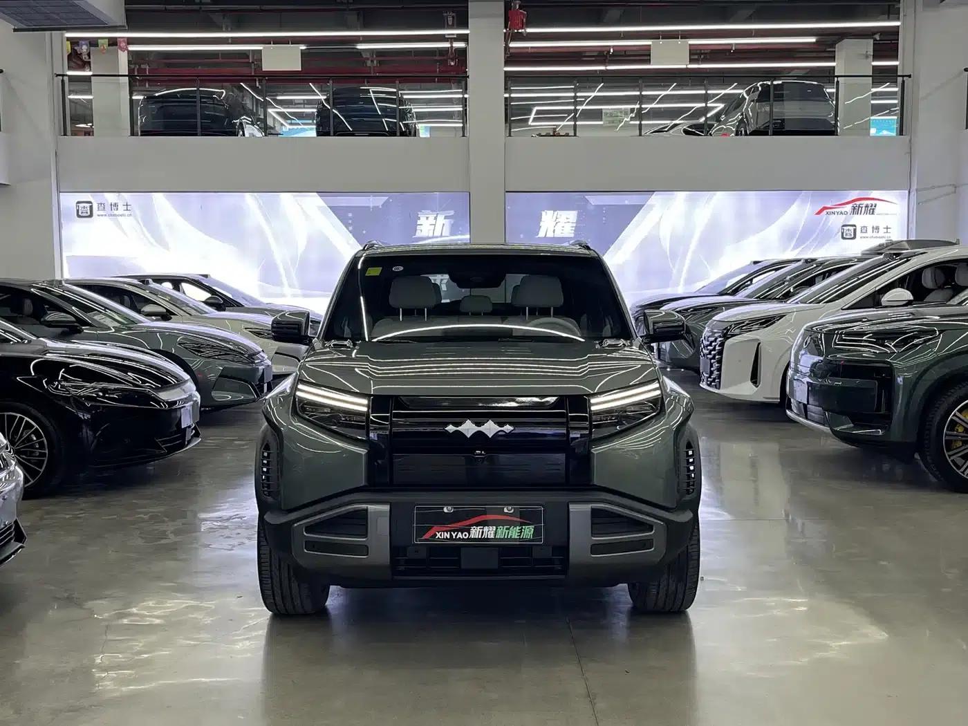 Titanium 3 2025 Model 501KM AWD Ultra Edition — миниатюра 1
