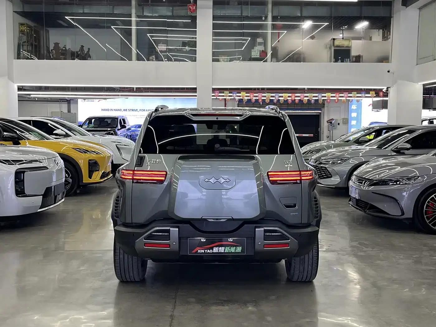 Titanium 3 2025 Model 501KM AWD Ultra Edition — миниатюра 3