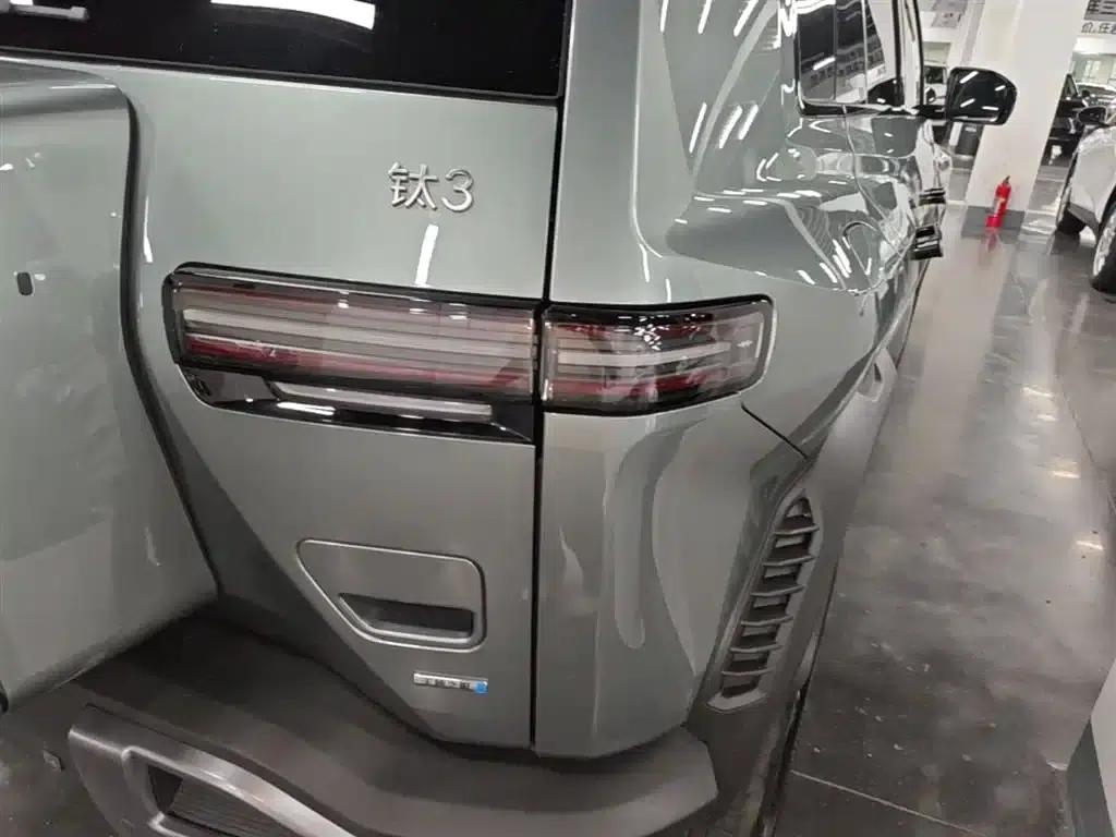 Titanium 3 2025 Model 501KM Rear-Wheel Drive Max Edition — миниатюра 8