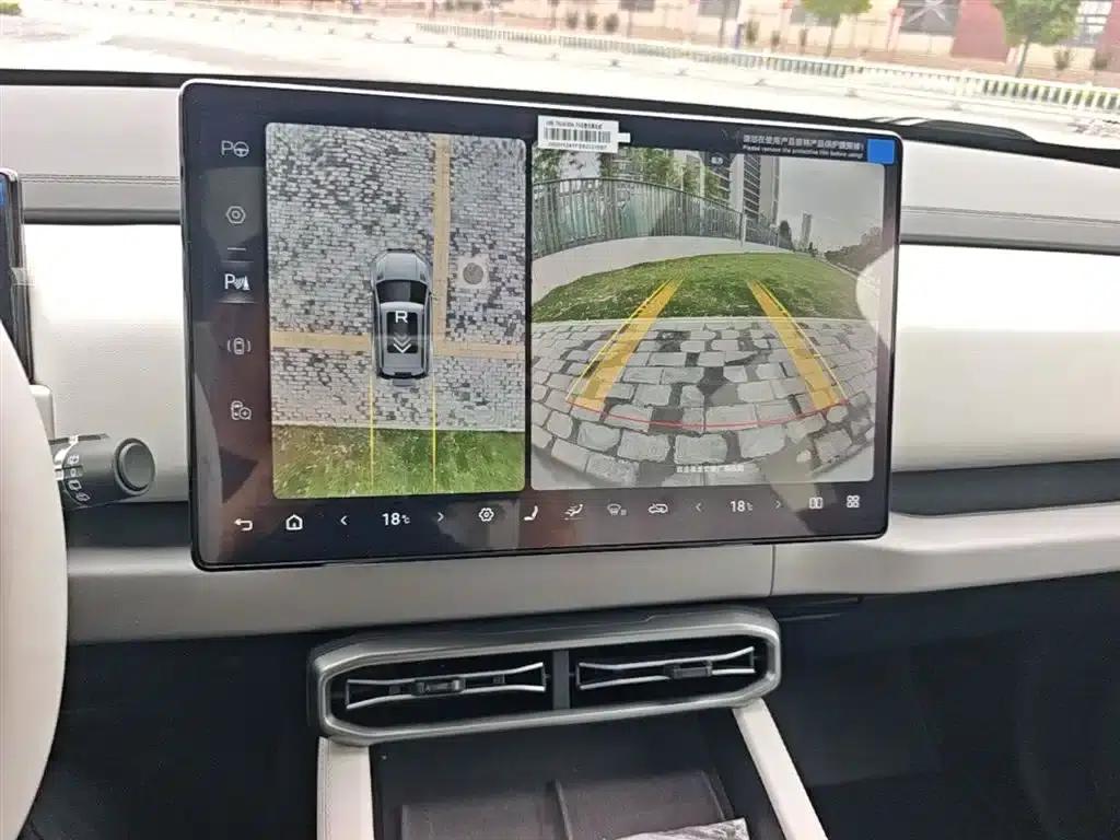 Titanium 3 2025 Model 501KM Rear-Wheel Drive Max Edition — миниатюра 13