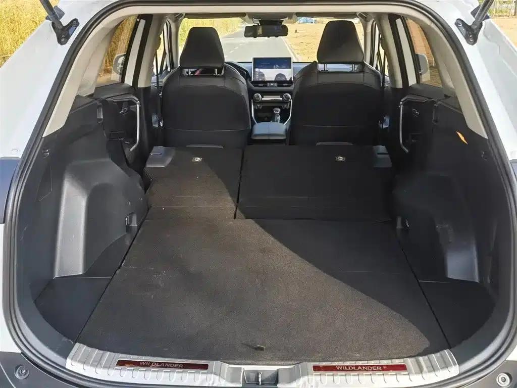 2022 Toyota RAV4 2.0L CVT 4WD Luxury Edition — миниатюра 11