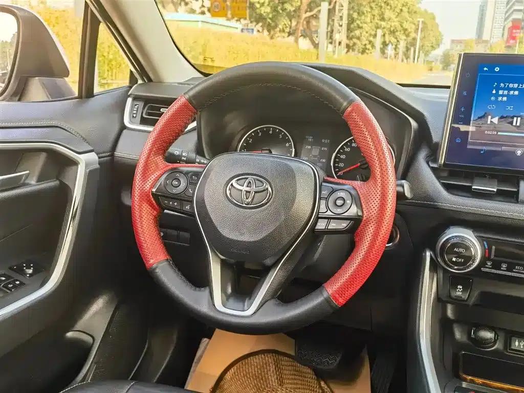 2022 Toyota RAV4 2.0L CVT 4WD Luxury Edition — миниатюра 12