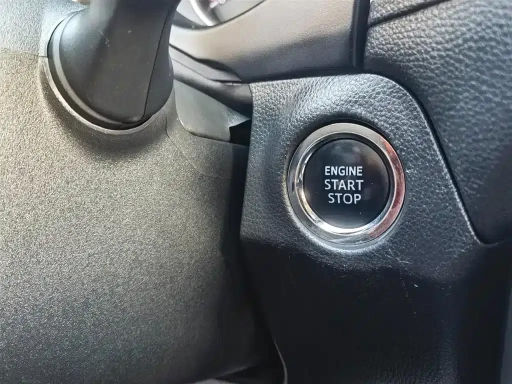 2022 Toyota RAV4 2.0L CVT 4WD Luxury Edition — миниатюра 17