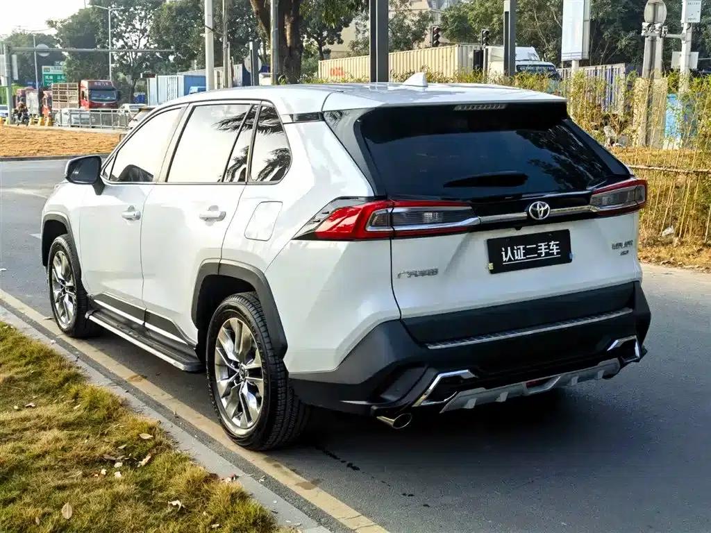 2022 Toyota RAV4 2.0L CVT 4WD Luxury Edition — миниатюра 5