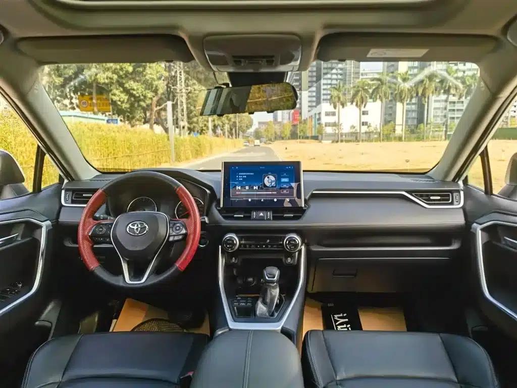 2022 Toyota RAV4 2.0L CVT 4WD Luxury Edition — миниатюра 8