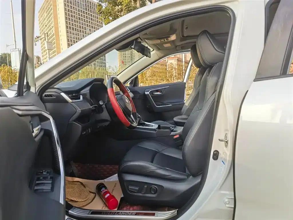 2022 Toyota RAV4 2.0L CVT 4WD Luxury Edition — миниатюра 9