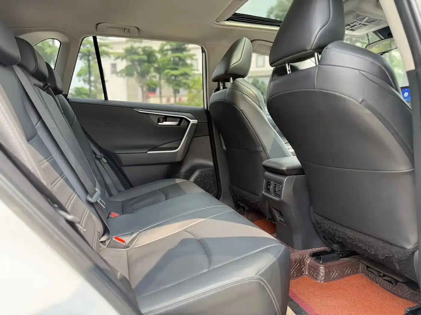 2022 Toyota RAV4 2.0L CVT 4WD Luxury PLUS Edition — миниатюра 12