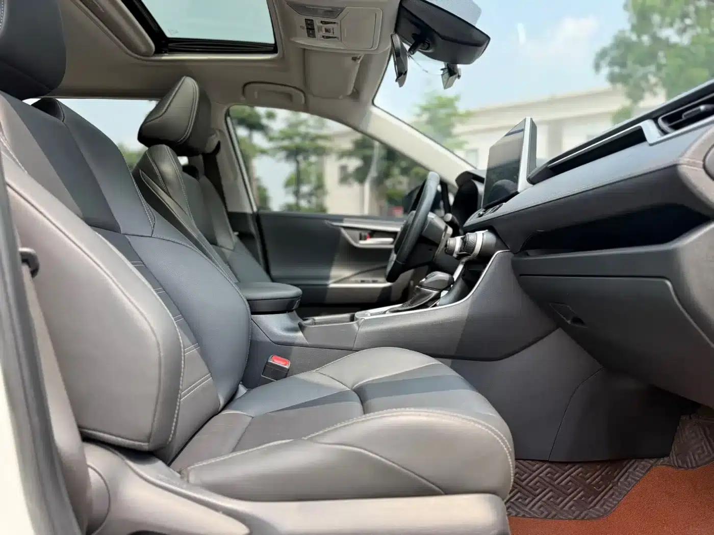 2022 Toyota RAV4 2.0L CVT 4WD Luxury PLUS Edition — миниатюра 13