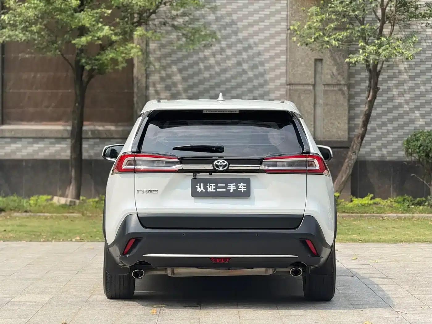 2022 Toyota RAV4 2.0L CVT 4WD Luxury PLUS Edition — миниатюра 18