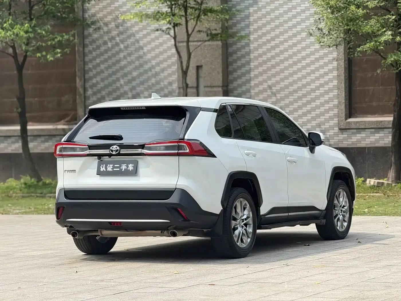 2022 Toyota RAV4 2.0L CVT 4WD Luxury PLUS Edition — миниатюра 19
