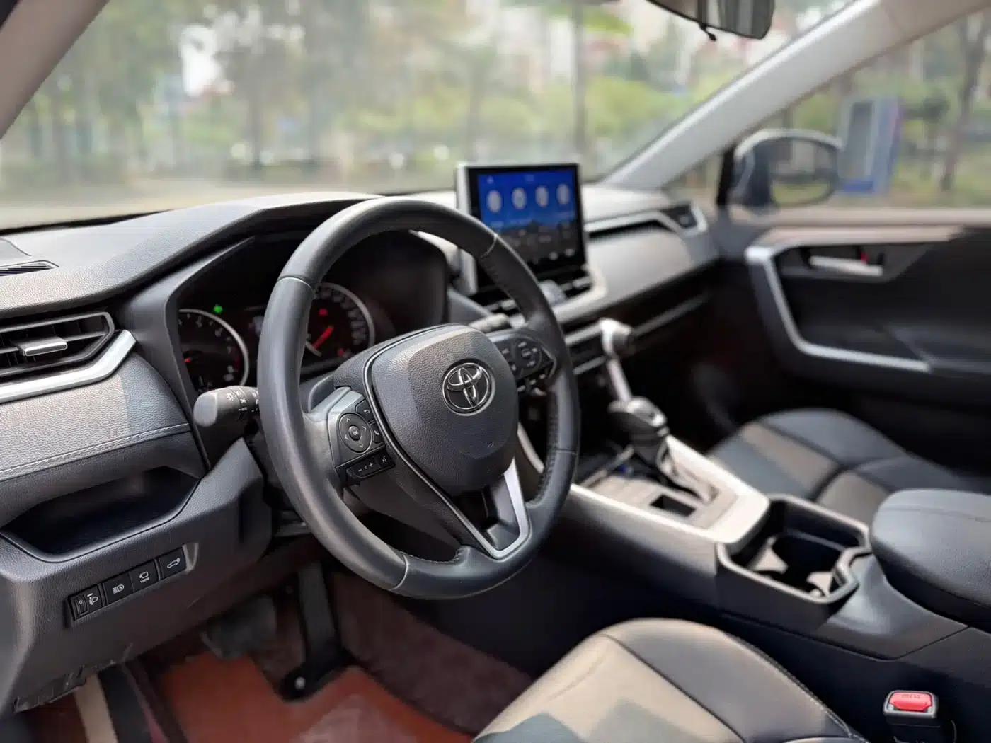 2022 Toyota RAV4 2.0L CVT 4WD Luxury PLUS Edition — миниатюра 6
