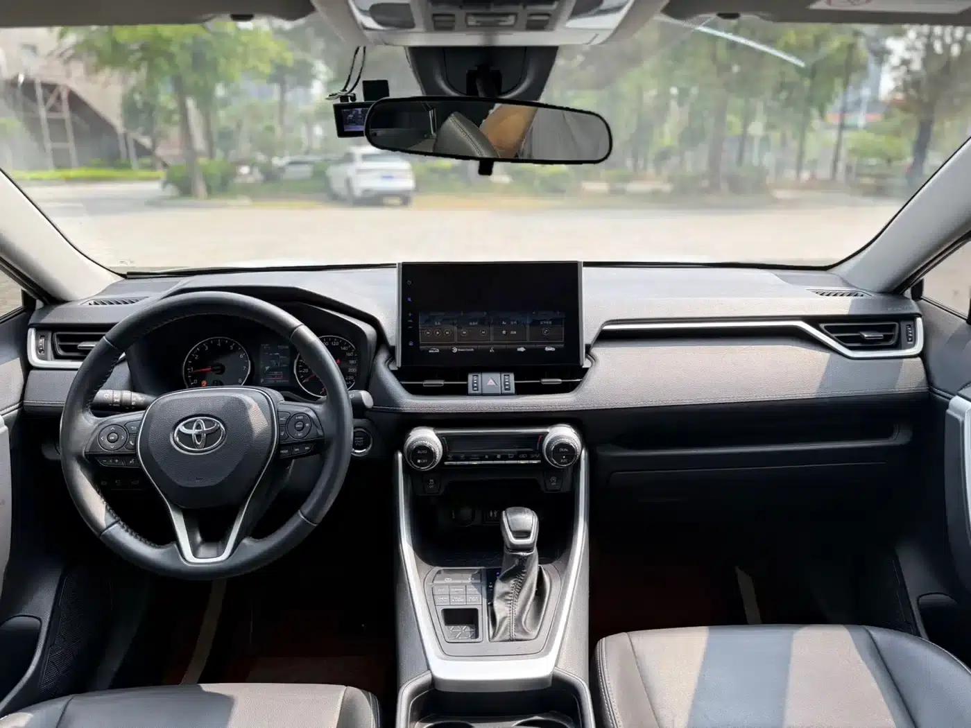 2022 Toyota RAV4 2.0L CVT 4WD Luxury PLUS Edition — миниатюра 8