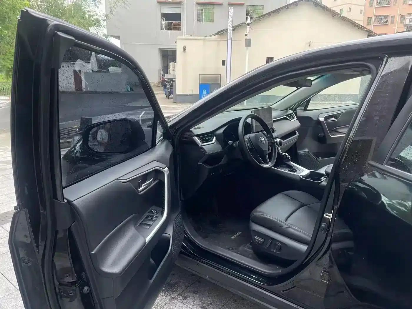 2021 Toyota RAV4 2.0L CVT 4WD Luxury Edition — миниатюра 11