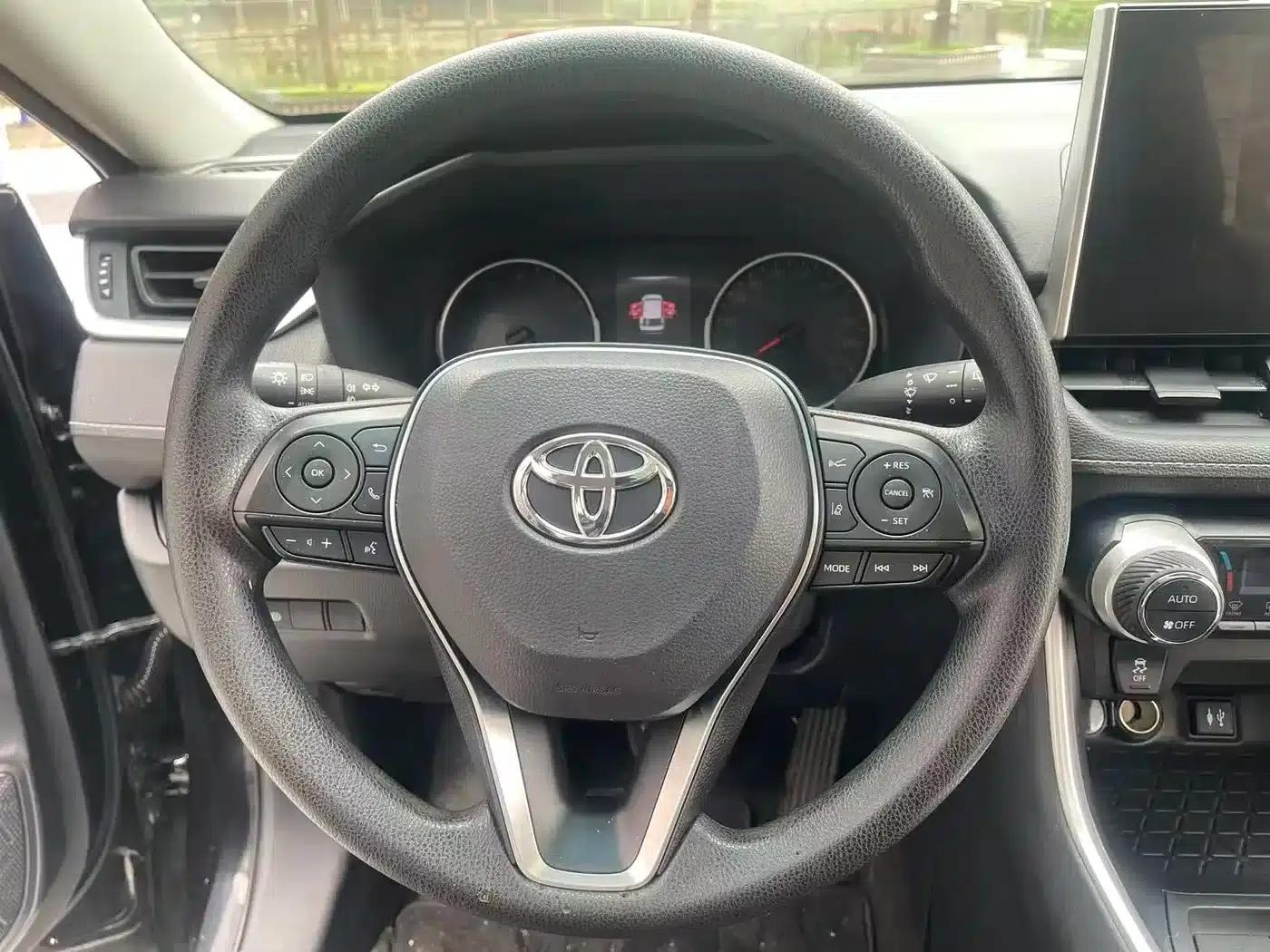 2021 Toyota RAV4 2.0L CVT 4WD Luxury Edition — миниатюра 15