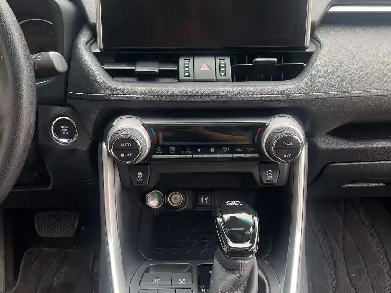 2021 Toyota RAV4 2.0L CVT 4WD Luxury Edition — миниатюра 16