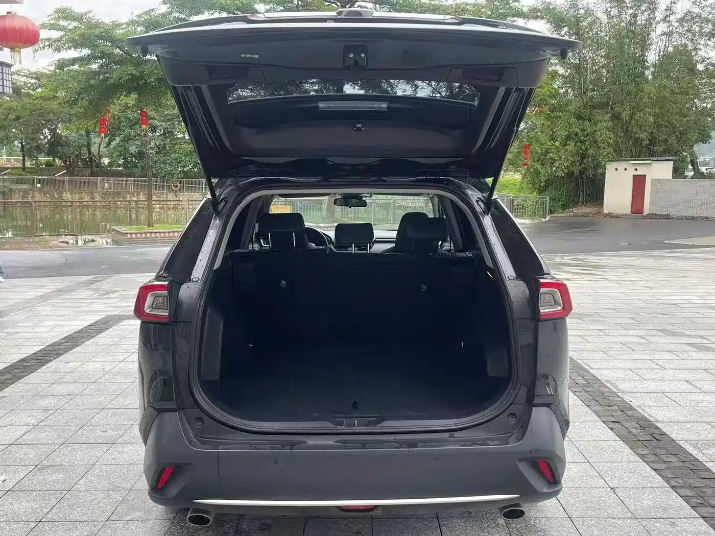 2021 Toyota RAV4 2.0L CVT 4WD Luxury Edition — миниатюра 20