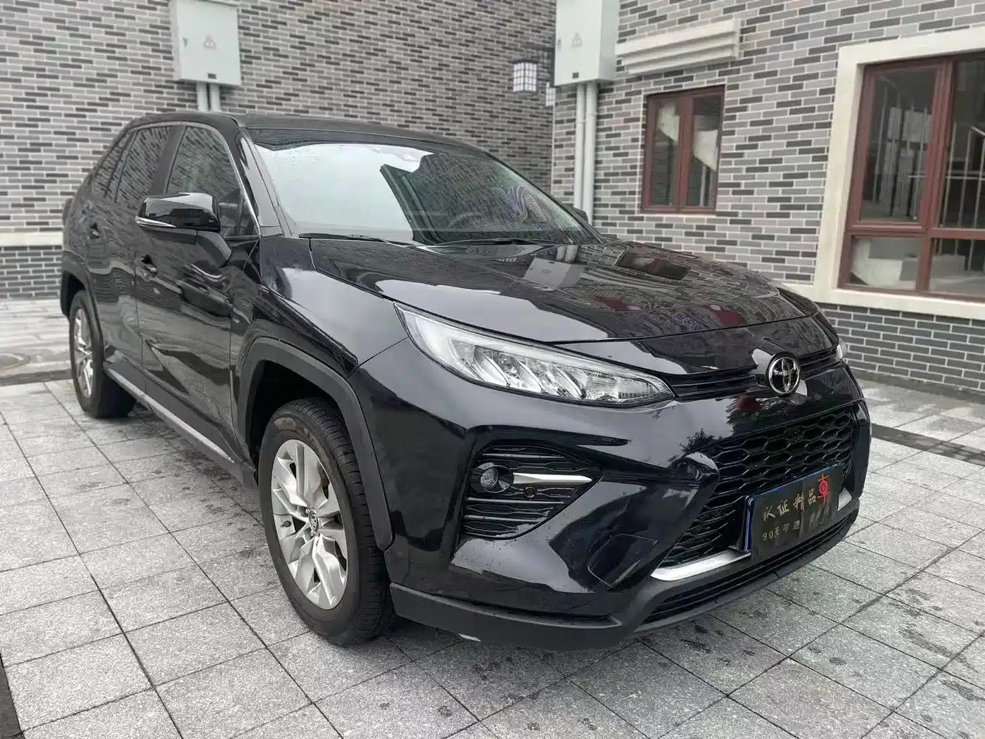 2021 Toyota RAV4 2.0L CVT 4WD Luxury Edition — миниатюра 3