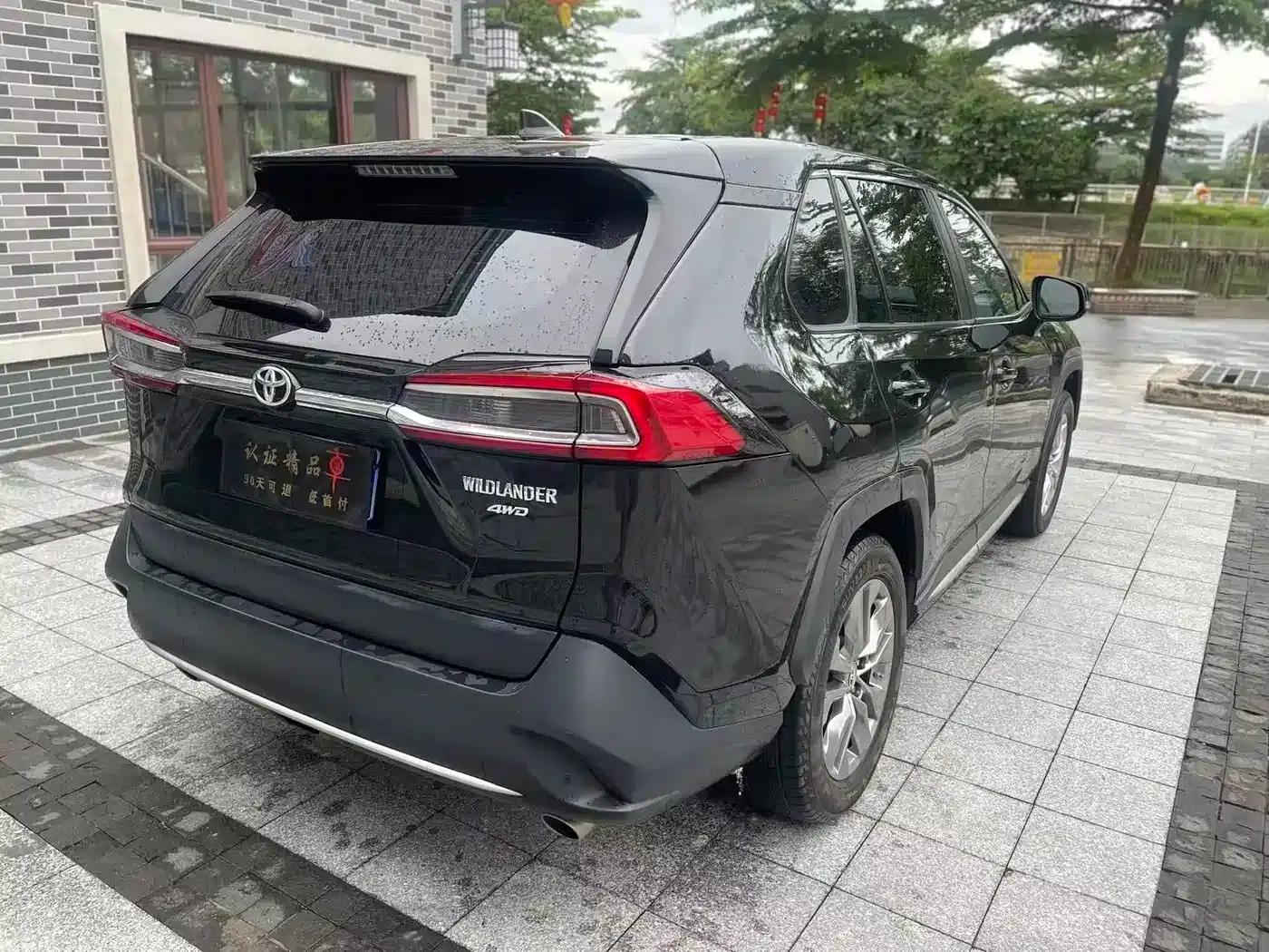 2021 Toyota RAV4 2.0L CVT 4WD Luxury Edition — миниатюра 4