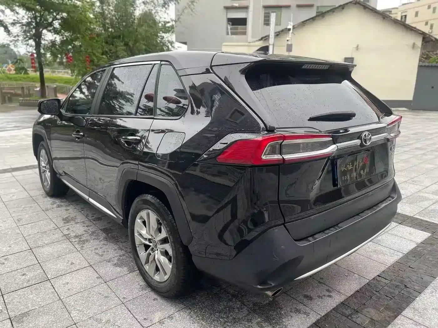 2021 Toyota RAV4 2.0L CVT 4WD Luxury Edition — миниатюра 6
