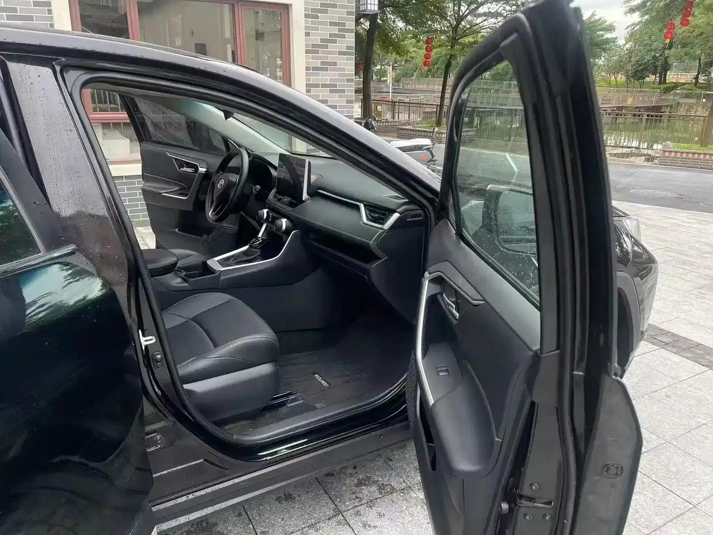 2021 Toyota RAV4 2.0L CVT 4WD Luxury Edition — миниатюра 9