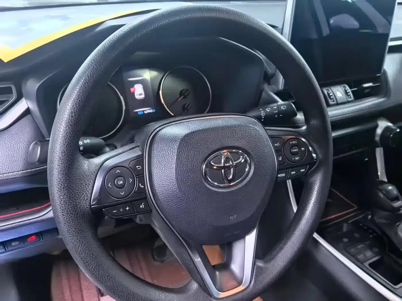 2020 Toyota RAV4 2.0L CVT 4WD Luxury Edition — миниатюра 11