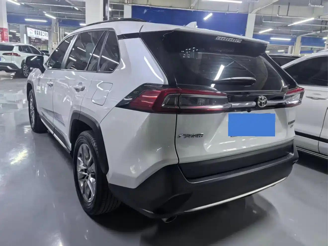 2020 Toyota RAV4 2.0L CVT 4WD Luxury Edition — миниатюра 17