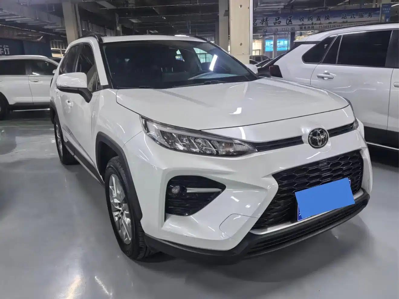 2020 Toyota RAV4 2.0L CVT 4WD Luxury Edition — миниатюра 3