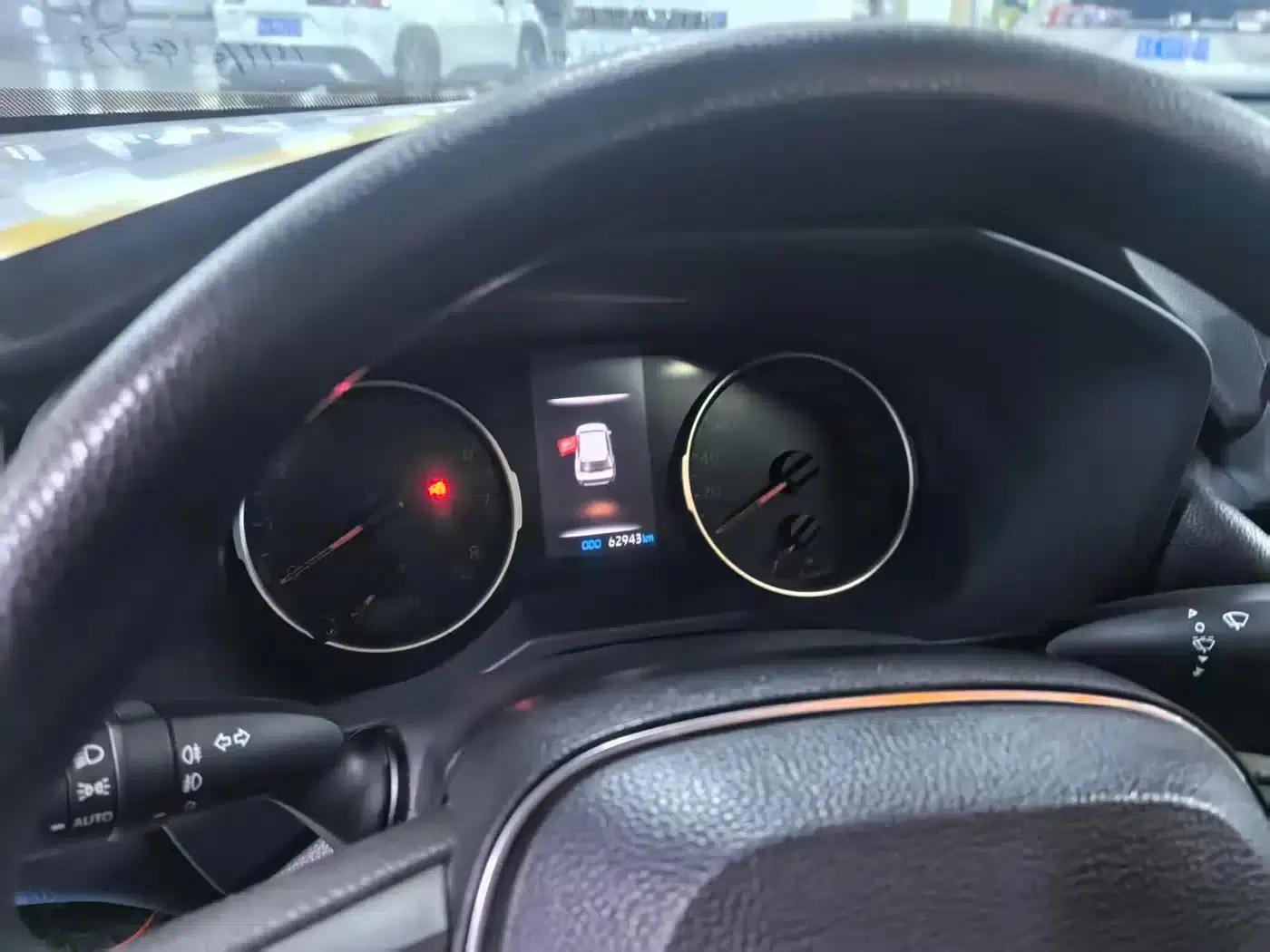2020 Toyota RAV4 2.0L CVT 4WD Luxury Edition — миниатюра 10