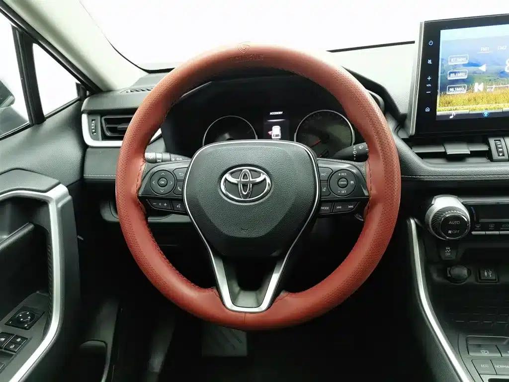 2020 Toyota RAV4 2.0L CVT 2WD Luxury Edition — миниатюра 11