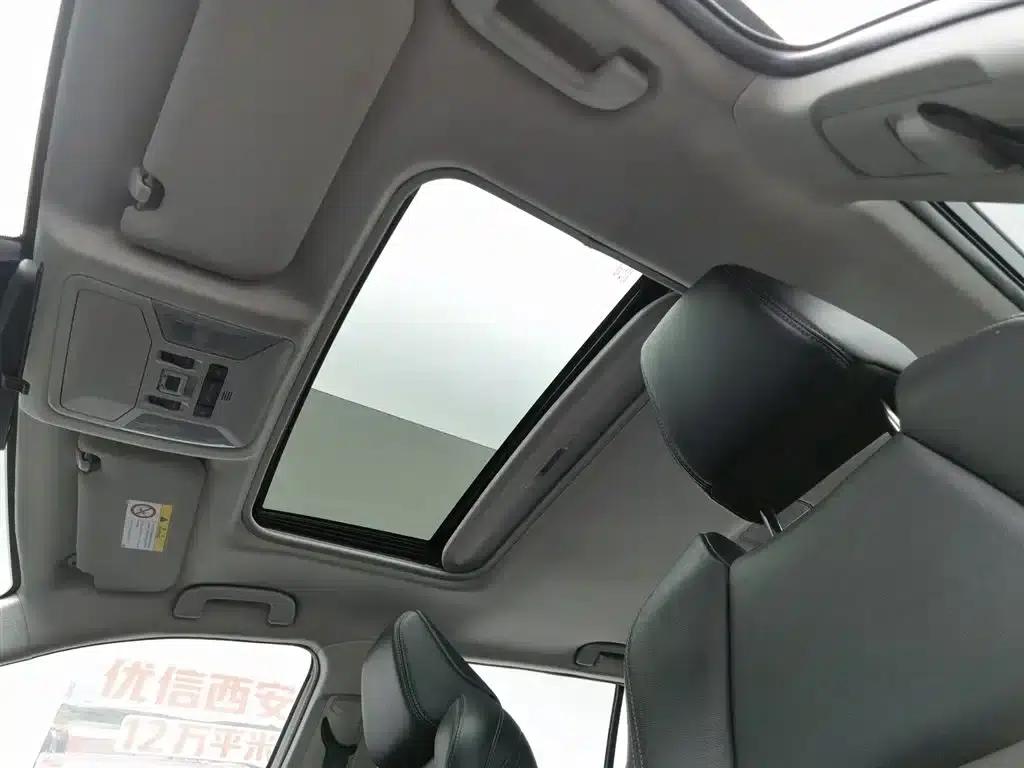 2020 Toyota RAV4 2.0L CVT 2WD Luxury Edition — миниатюра 14