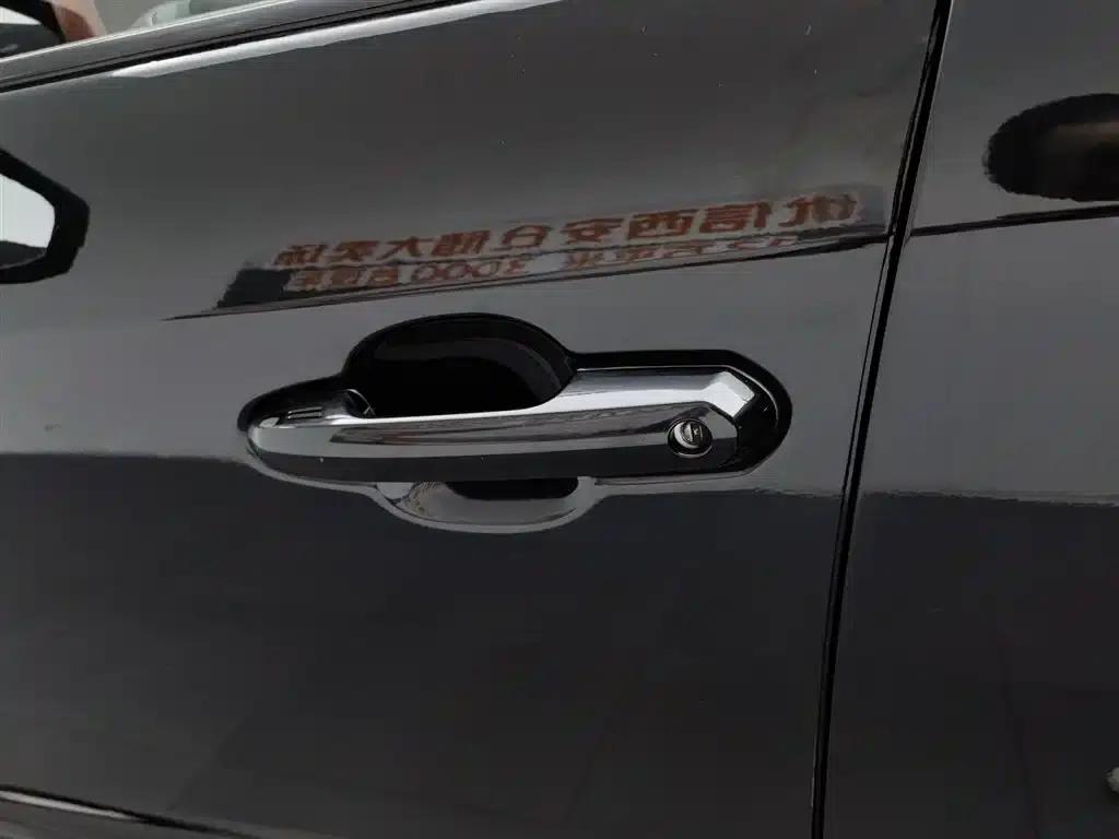 2020 Toyota RAV4 2.0L CVT 2WD Luxury Edition — миниатюра 18