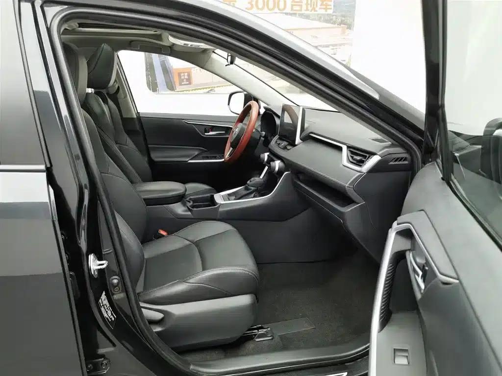 2020 Toyota RAV4 2.0L CVT 2WD Luxury Edition — миниатюра 23